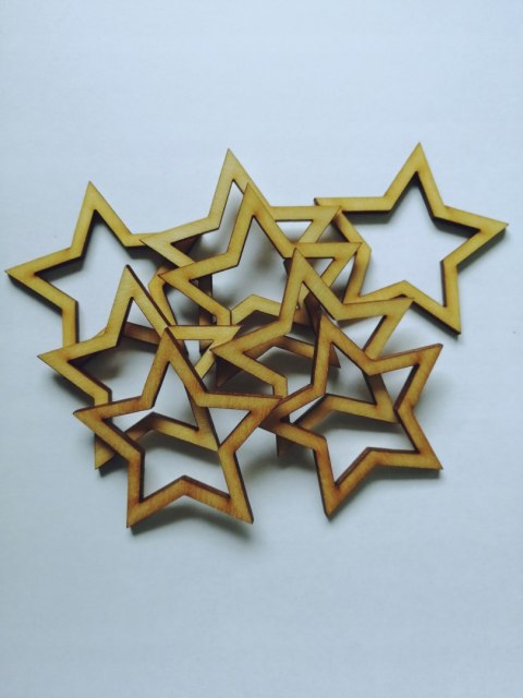 Scrabki 5cm , skrapki, gwiazdki drewniane 50szt Scrabki 5cm , skrapki, gwiazdki drewniane 50szt