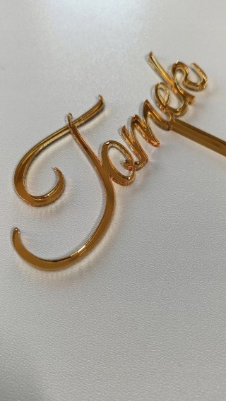 Topper na tort , imię na tort , dekoracja na tort , pleksa lustrzana