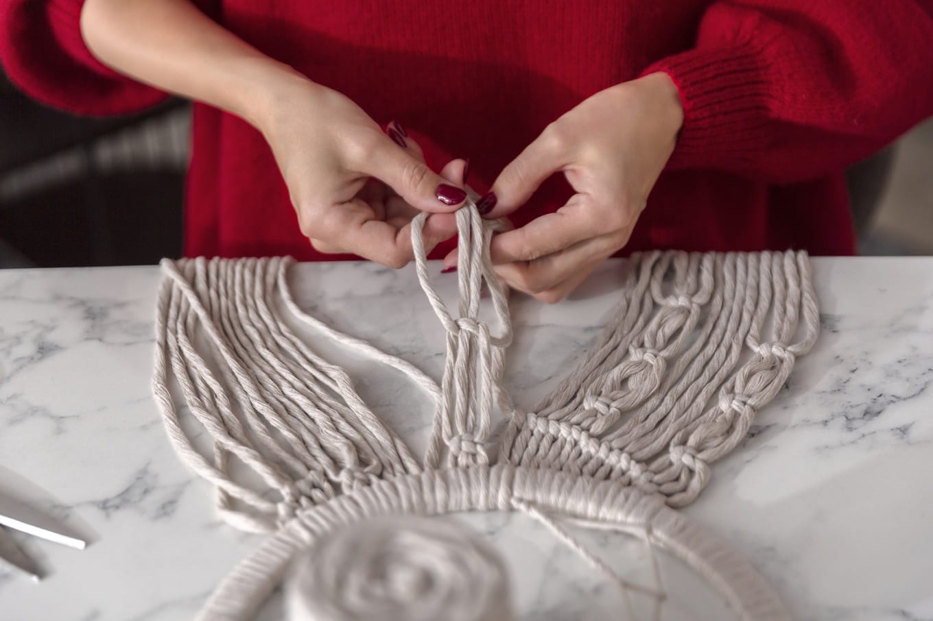 Nowoczesne dekoracje z kół i obręczy ozdobnych